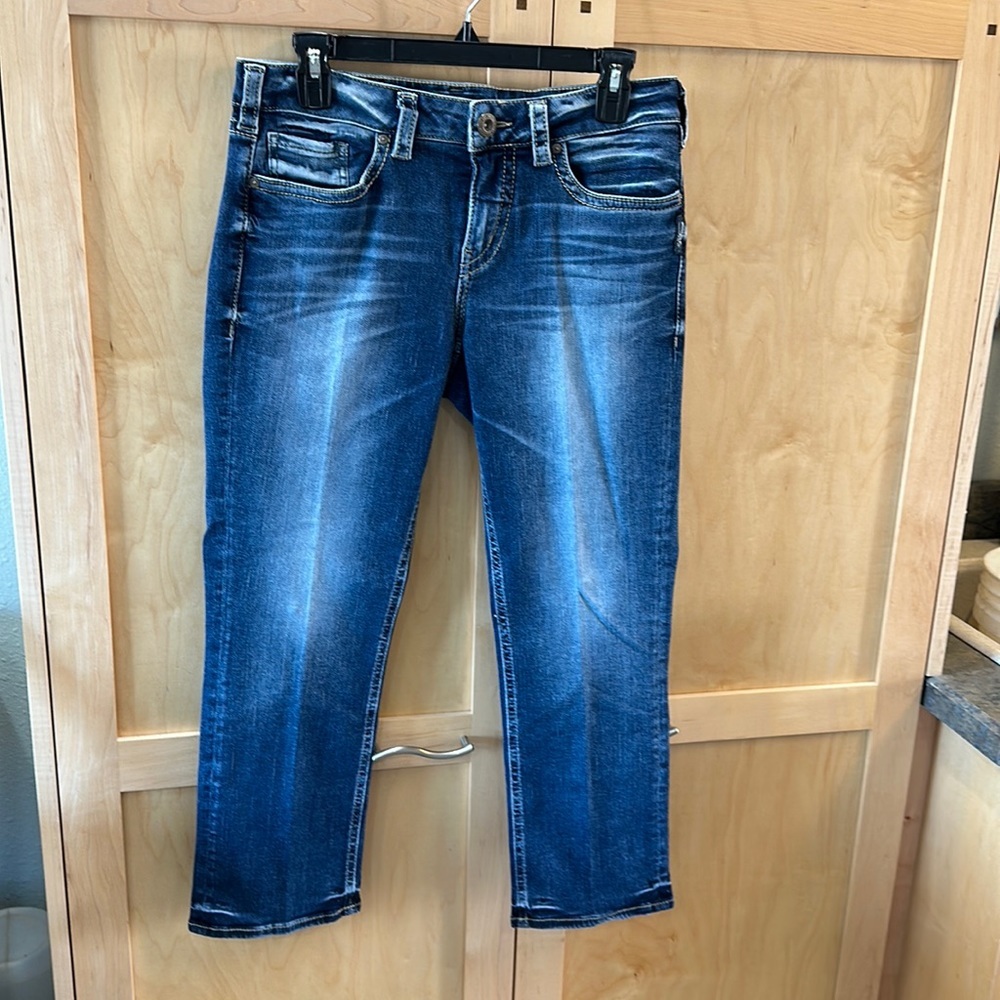 Silver Aiko Mid-rise Capri Jeans. 29 x 22.5